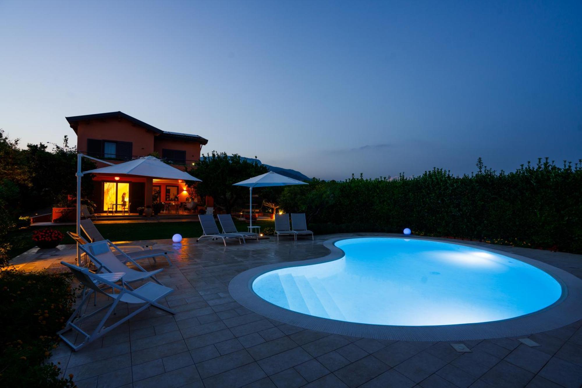 Le Monachelle Luxury Bed & Breakfast Еболи Екстериор снимка